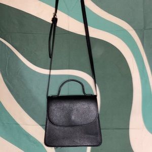 Black h&m purse
